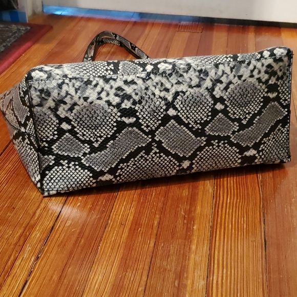 H&M tote. - Picture 3 of 8